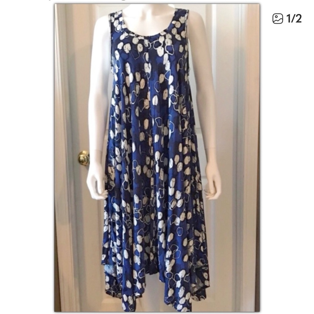 NEW Simply Vera Vera Wang Asymmetrical Blue and White Dress